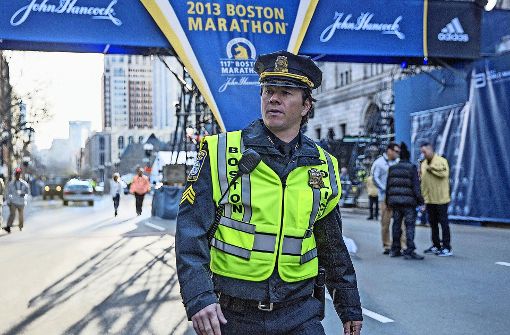 Der Polizist Tommy Saunders (Mark Wahlberg) sucht die Bombenleger von Boston Foto: Studiocanal