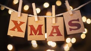 Xmas ist eine Abkürzung von dem englischen Begriff Christmas. Foto: Shutterstock/enterlinedesign