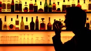 Der Alkoholkonsum werde zudem mit einer Reihe von Erkrankungen in Verbindung gebracht, die eine Person anfälliger für Covid-19 machen könnten. Foto: dpa/Klaus-Dietmar Gabbert