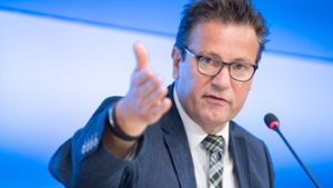 Verbraucherschutzminister Peter Hauk (CDU) lobt die Arbeit der Überwachungsbehörden. Foto: dpa