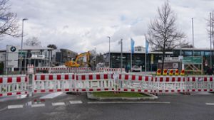 Noch ist die Stuttgarter Straße in Unteraichen gesperrt. Mitte Mai wird sich das ändern. Foto: Andreas Rosar, Fotoagentur-Stuttgart