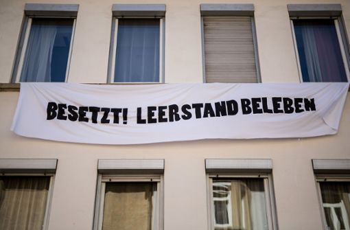 Zwei Wohnungen in der Wilhelm-Raabe-Straße in Heslach sind besetzt. Foto: dpa