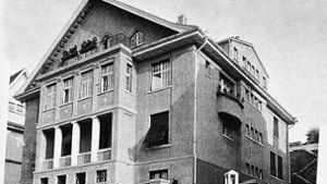In der Landhausstraße 70   fand   am 12. Juni 1921   der erste   Theologenkurs der Christengemeinschaft statt. Im Jahr 1937 wird     das Haus zum  Sitz der Landesbildstelle. Foto: CM