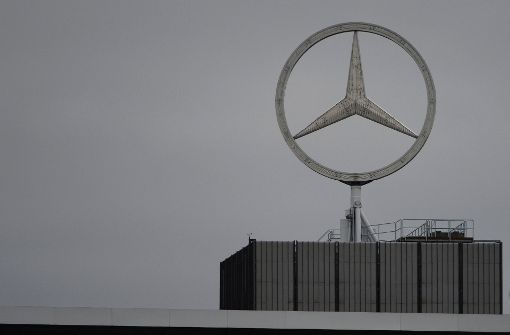 Daimler vermeldet derzeit von Monat zu Monat neue Rekordwerte. Die Werke laufen auf Hochtouren. Der Verzicht auf Überstunden würde den Konzern empfindlich treffen. Foto: dpa