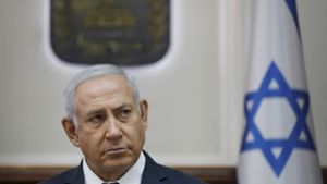 Premier Benjamin Netanjahu sieht sich als unersetzlich – doch sieht seine Partei das genauso? Foto: dpa/Abir Sultan