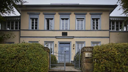 Die 1833 erbaute Villa Reinfelder  wurde zeitweise als Kurhaus genutzt. Hier schrieb Hermann Kurz seinen Roman „Schillers Heimatjahre“. Foto: Gottfried Stoppel