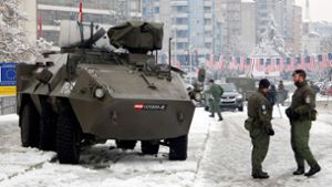 Kosovo hat beschlossen, seine eigene Armee aufzubauen – und so Serbien erzürnt. Im Bild Nato-Truppen in Kosovo. Foto: AFP