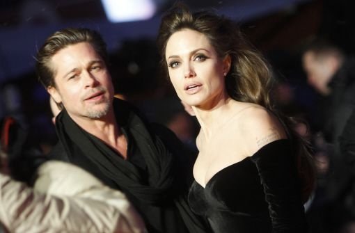 Wo sie hinkommen, verbreiten sie Glamour: Angelina Jolie und Brad Pitt waren am Dienstagabend in Berlin, um Angelinas neuen Film The Tourist vorzustellen. Foto: AP