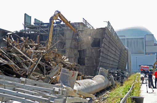 Der Schutt aus atomaren Anlagen (wie hier vom stillgelegten Kernkraftwerk Neckarwestheim) wird vorerst nicht mehr auf Deponien transportiert – das hat das Umweltministerium bekanntgegeben. Foto: dpa