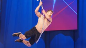 Benjamin Grams aus der Region Stuttgart gibt im Finale von „Ninja Warrior Germany“ alles. Foto: MG RTL D / Stefan Gregorowius