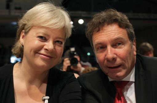Gesine Lötzsch und Klaus Ernst sind die neuen Parteivorsitzenden der Linken. Foto: dpa
