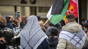 Teilnehmer einer  propalästinensischen Kundgebung in Berlin. Foto: dpa/Monika Skolimowska