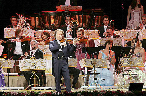 André Rieu und sein Johann-Strauß-Orchester  Foto: Rothe