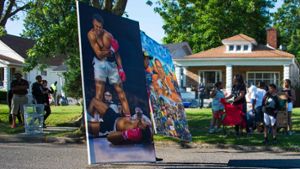 Hunderte Menschen in Louisville haben Abschied von ihrem Helden Muhammad Ali genommen. Foto: AFP
