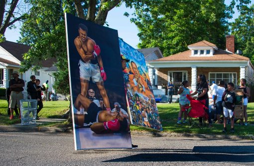 Hunderte Menschen in Louisville haben Abschied von ihrem Helden Muhammad Ali genommen. Foto: AFP