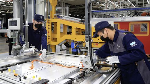 Die Produktion in China ist für den Stuttgarter Autobauer Mercedes-Benz bisher alternativlos – hier die Batteriefertigung für den EQC. Foto: /Mercedes-Benz AG