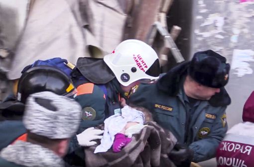 In Russland wurde ein Baby lebendig aus den Trümmern eines eingestürzten Hauses geborgen. Foto: Russisches Ministerium für Notfa