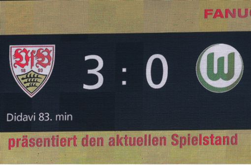 Ein seltenes Bild in dieser Saison: Der VfB Stuttgart feiert einen Heimsieg. Foto: Pressefoto Baumann