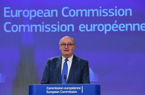 Zieht Konsequenzen: EU-Handelskommissar Phil Hogan aus Irland hat Corona-Regeln nicht so ernst genommen. Foto: AFP/Emmanuel Dunand