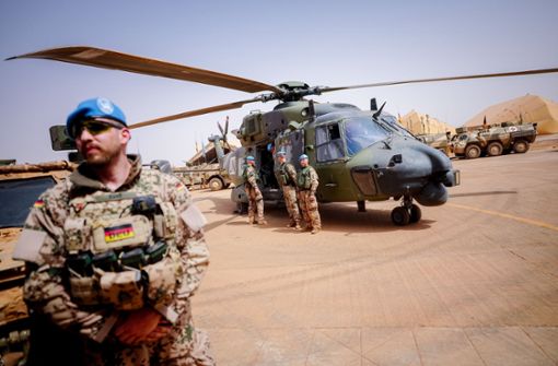Bundeswehrsoldat mit blauer Mütze – an der Mission der Vereinten Nationen will sich Deutschland künftig mit etwas mehr Personal beteiligen als bisher. Foto: dpa/Kay Nietfeld