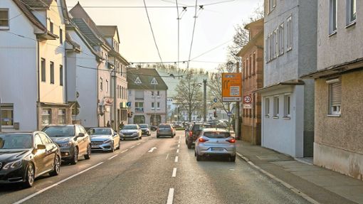 Von Mai an wird in der Schorndorfer Straße in Esslingen  gebaggert. Foto: Roberto Bulgrin