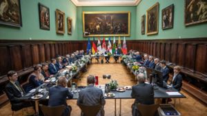 Die Ministerpräsidenten der Ost-Länder beraten bei einer gemeinsamen Konferenz in Berlin. Foto: Michael Kappeler/dpa