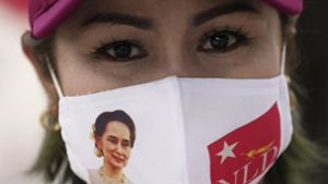 Die inhaftierte Politikerin Aung San Suu Kyi hat noch viele Anhänger im Land. Foto: dpa/Sakchai Lalit