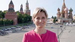 Wirtschaftsministerin Nicole Hoffmeister-Kraut (CDU) Anfang voriger Woche am Roten Platz in Moskau: Die Sanktionen sollte vorerst bestehen bleiben, meint sie. Foto: dpa