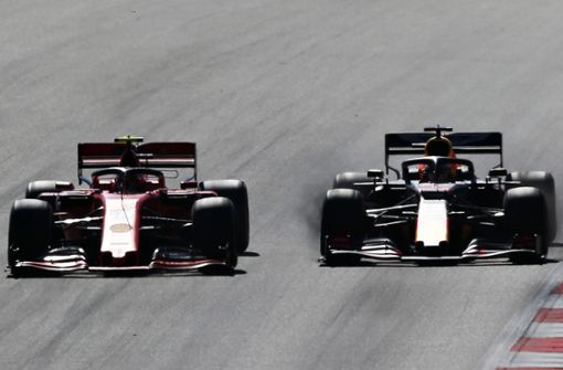 Max Verstappen (re.) und Charles Leclerc lieferten sich beim Formel-1-Rennen in Österreich ein packendes Duell um den Sieg. Foto: Getty Images