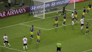 Der Freistoß von Kroos bedeutete gleichzeitig den 2:1-Siegtreffer gegen Schweden. Foto: dpa