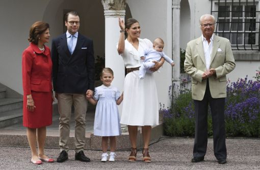 Die Mitglieder der schwedischen  Königsfamilie  spricht man mit Titel und indirekt  an. Foto: dpa/Jonas Ekstromer Foto:  