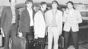 Der fünfte Beatle Brian Epstein (li.) neben George Harrison, Ringo Starr, John Lennon und Paul McCartney Foto: imago/Cinema Publishers Collection/Roy Cummings