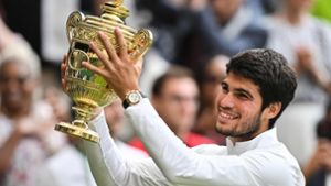 Carlos Alcaraz hat in Wimbledon gewonnen. Foto: AFP/GLYN KIRK