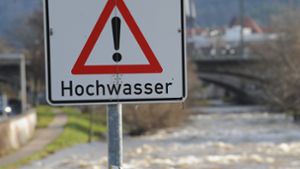 Der Landkreis Ravensburg teilte am Freitagabend mit, es sei nicht auszuschließen, dass einzelne Städte oder Gemeinden möglicherweise Evakuierungsentscheidungen treffen könnten. (Archivbild) Foto: dpa/Patrick Seeger