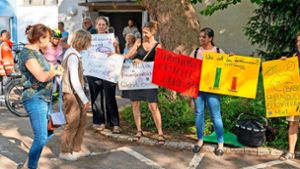 Frauen protestieren gegen  ein drohendes Aus   der Gynäkologie in Leonberg. Foto: Jürgen Bach