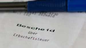Das Bundesverfassungsgericht in Karlsruhe befasst sich erneut mit der Erbschaftsteuer. Foto: dpa