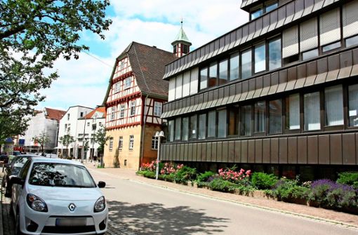 Der Baubürgermeister von Leinfelden-Echterdingen hat sein Büro im moderneren Gebäude neben dem alten Rathaus in Echterdingen. Foto: Archiv/Natalie Kanter