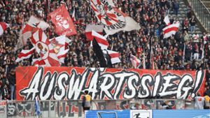Der VfB feierte bisher nur einen Auswärtssieg – umso stärker war der Fan-Support. Foto: IMAGO/Metodi Popow/IMAGO/M. Popow