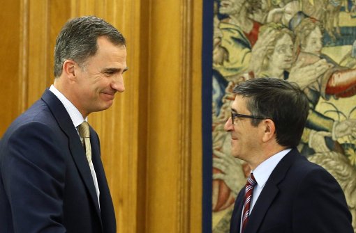 Spaniens König Felipe (links) mit Patxi Lopez, dem Parlamentspräsidenten Foto: dpa