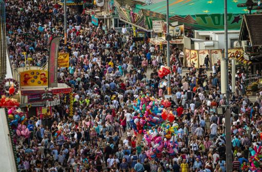 Insgesamt feierten beim Cannstatter Volksfest 2019 rund 3,5 Millionen  Besucher. Foto: Lichtgut/Christoph Schmidt
