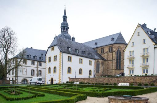 Das Benediktinerkloster Tholey ist das älteste Kloster Deutschlands – und bekommt jetzt umsonst Fensterentwürfe von Gerhard Richter. Foto: dpa