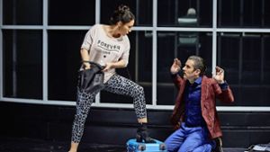 Ana Durlovski mit André Morsch bei den Proben zu „Don Pasquale“ in Stuttgart Foto: Martin Sigmund