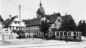 So war’s damals vor dem Krieg: Stadtbahn in den 1930ern vor der Fellbacher Lutherkirche. Foto: Archiv