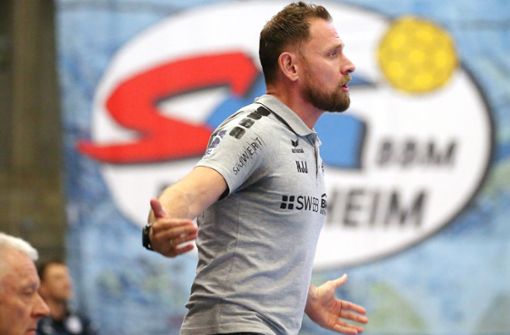 Sieht sein Team unten den Top Vier der Zweiten Handball-Bundesliga: Hannes Jon Jonsson, Trainer der SG BBM Bietigheim. Foto: Baumann