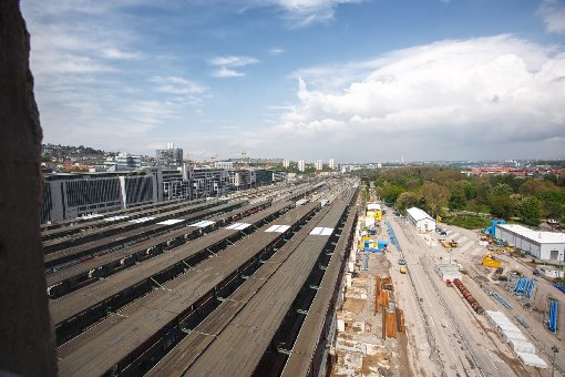 Seit Oktober 2012 halten wir die Baufortschritte am Stuttgarter Hauptbahnhof regelmäßig fest. Unsere Fotostrecke zeigt, wie sich die Baustelle seitdem verändert hat. Hier die Bilder vom Mai 2013.   Foto: www.7aktuell.de | Florian Gerlach