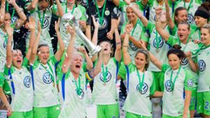 Double perfekt: Titelverteidiger VfL Wolfsburg hat zum fünften Mal den DFB-Pokal der Frauen gewonnen. Foto: dpa