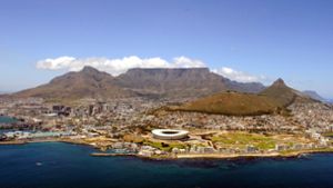 Blick auf Kapstadt: In Südafrika leben fast 59 Millionen Menschen. Gemessen am Bruttoinlandsprodukt ist Südafrika  mit 366 Milliarden Dollar (330 Milliarden Euro) nach Nigeria die zweitgrößte Volkswirtschaft in Afrika. Foto: /Bernd Weissbrod