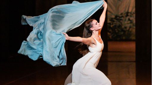 Tänzerin im Aufwind: Mackenzie Brown sorgte als Julia für einen bewegenden Ballettabend. Foto: Stuttgarter B/Roman Novitzky