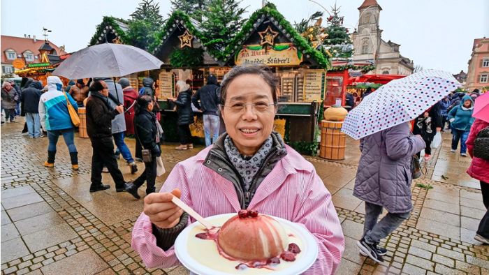 Weihnachtsmarkt in Ludwigsburg: Trotz Regenwetter ist der Ansturm groß