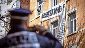 Bei der Räumung des Hauses an der Forststraße weckt die Polizei fünf Besetzer. Foto: Lichtgut/Julian Rettig (Archiv)